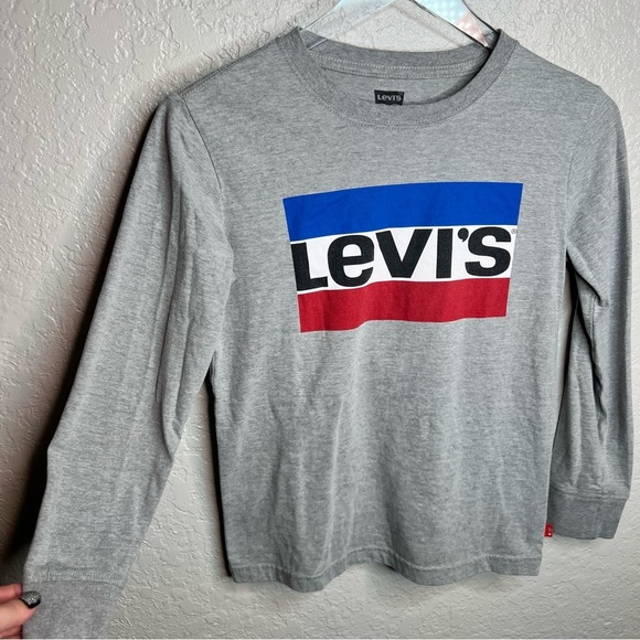 Boys Levi’s Long Sleeve Gray Top - Picture 3 of 6
